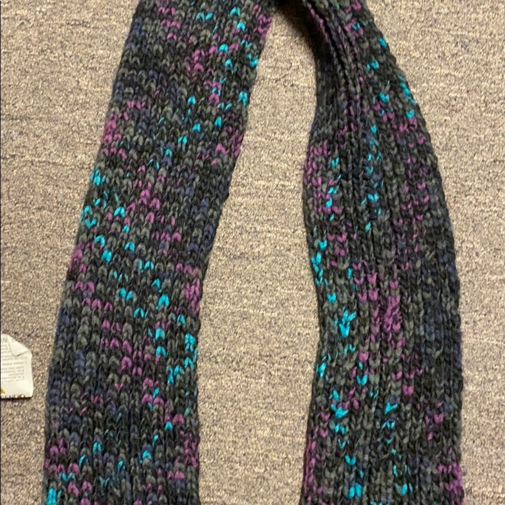 Fossil Scarf - Picture 4 of 4